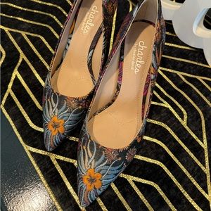 NEW! Charles by Charles David pumps size 6